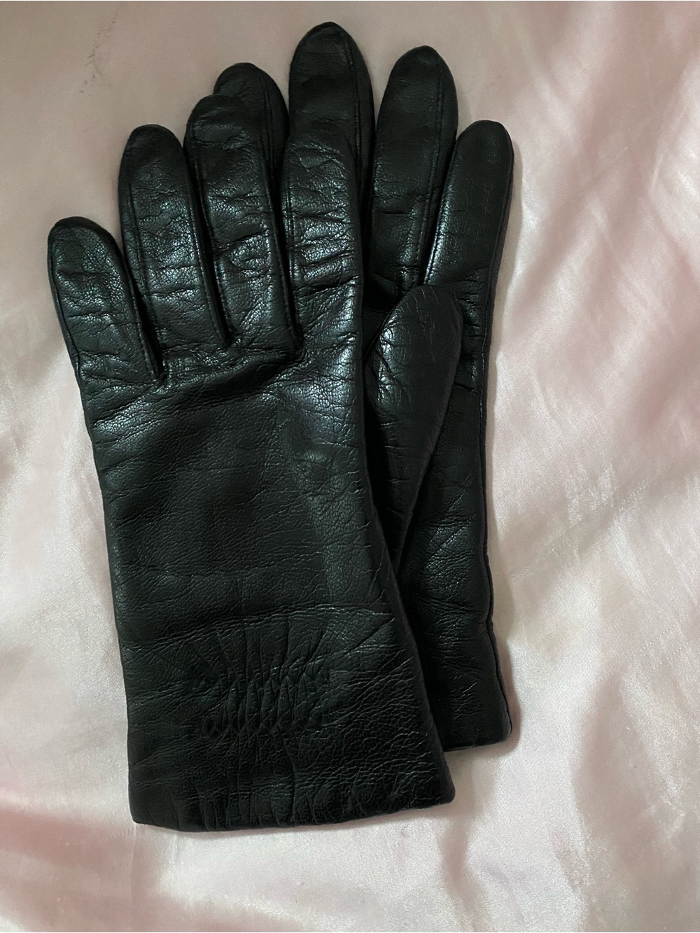 Vintage Fownes Classic Black Leather Gloves size 8 women’s